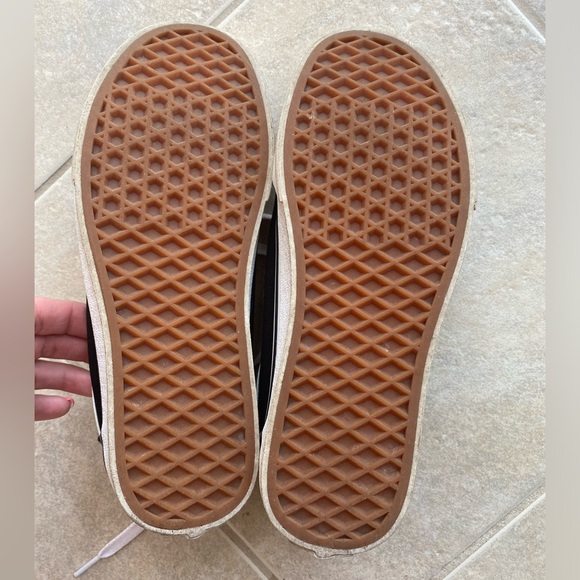 Women’s Vans - Picture 6 of 7